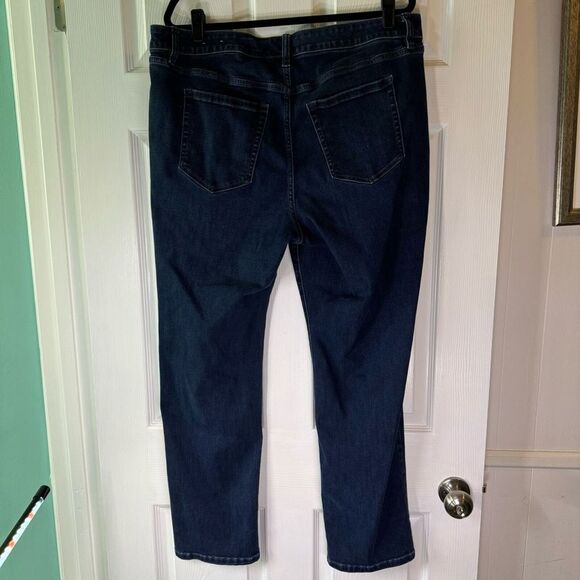 Lane Bryant Signature Fit Straight Leg Jean Mid-Rise Everyday Dark Wash Size 20 - Picture 2 of 9